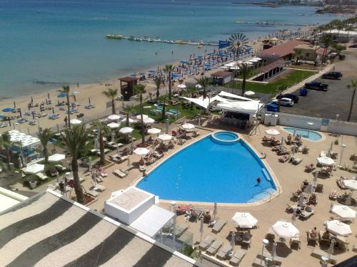Vrissaki Beach Hotel