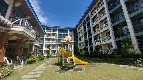 Cozy Condo at Pine Suites Tagaytay with WIFI Netflix & Pool