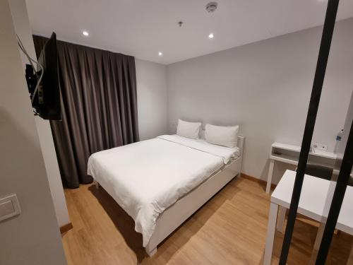 10M2 Hotel