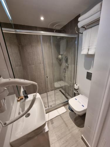 10M2 Hotel
