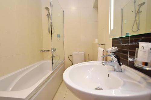 101 Moroni by Cast Renting