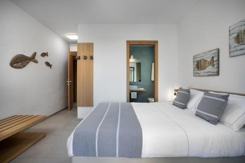 The Square Cannigione