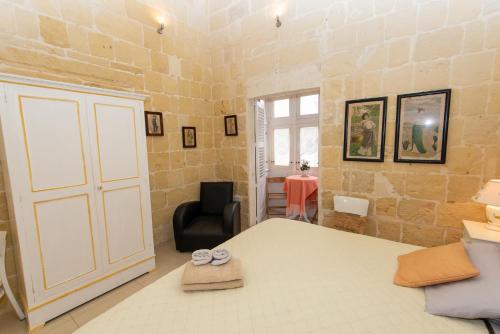 Maria Townhouse Heart of Victoria B&B