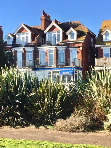 Sea View Hotel & Guest House