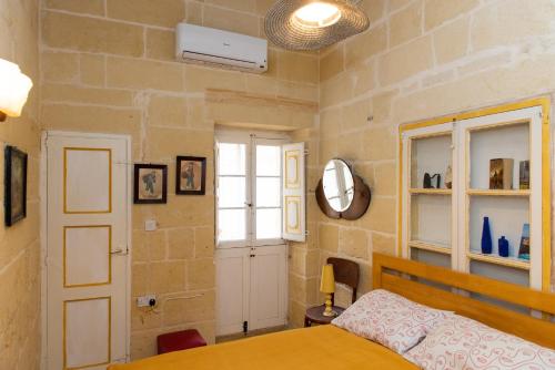 Maria Townhouse Heart of Victoria B&B