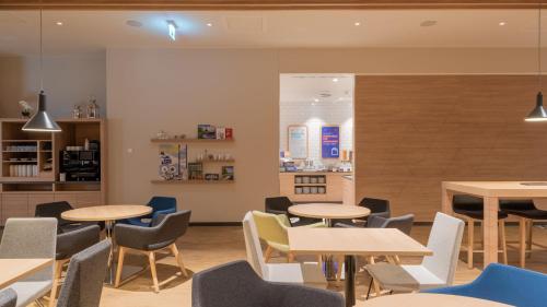 Holiday Inn Express & Suites Potsdam