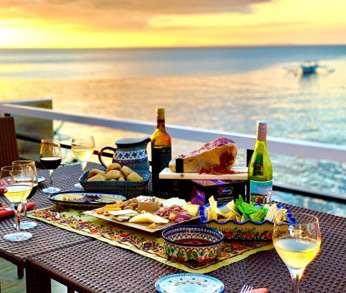 Pamanilao And Padoy's Dive Camp