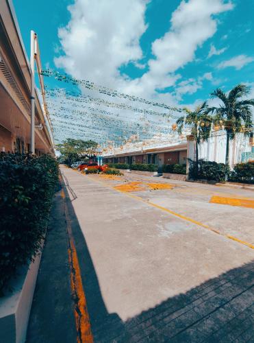 S&M Hotel