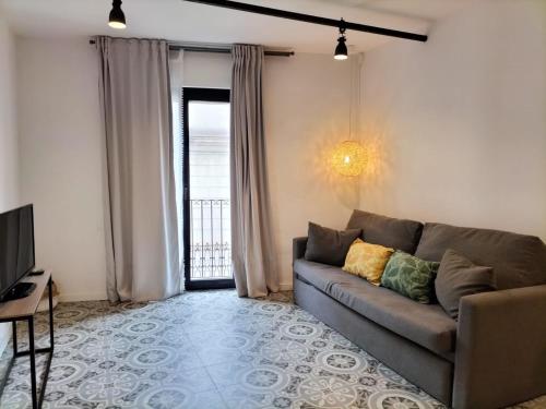 Liceu Apartments by Gaiarooms