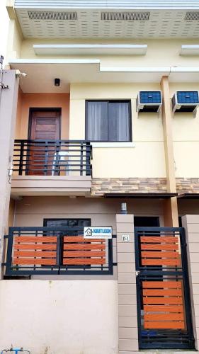 Kaitleen Home Stay Door 1