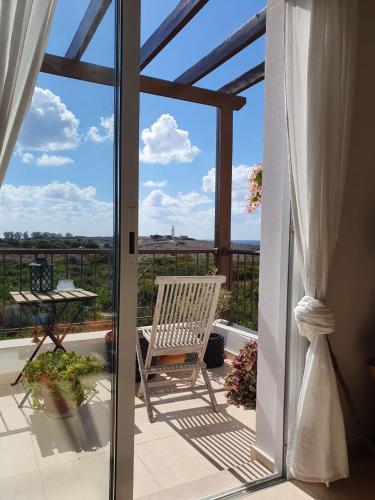 Ancient Paphos - cozy place next to the sea, marina, historical sites, buses, mall, and market