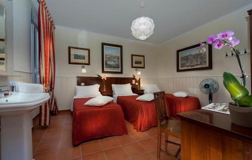 Des Artistes Budget Rooms