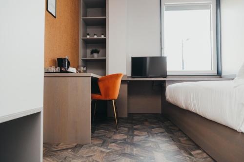 Quarter by Warren Collection