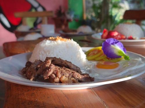 Camp Paraiso Hotel & Resort