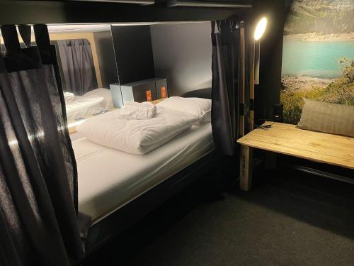 Capsule Hotel Alpine Garden