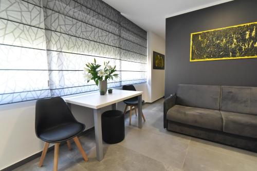 Mido Rooms