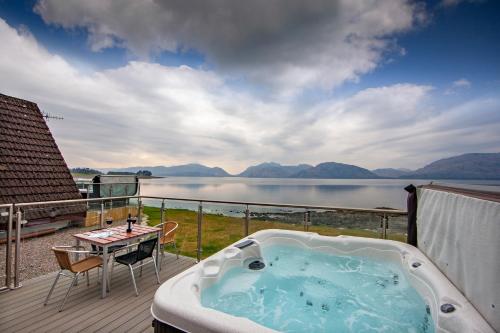 Loch Linnhe Waterfront Lodges