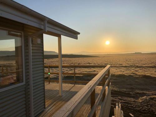 EYVÍK Cottages - Private HOT TUB!