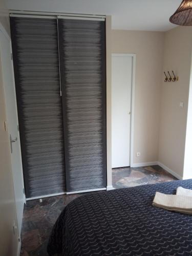 R & C - Room And Calm