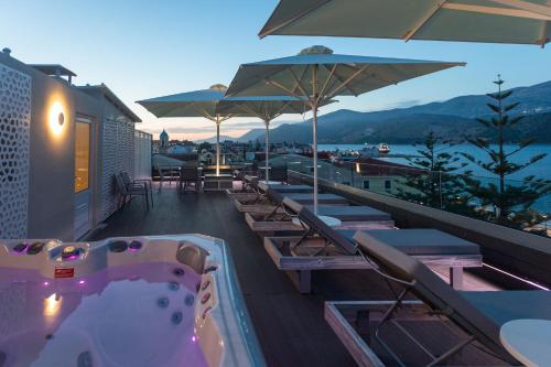 Mouikis Hotel