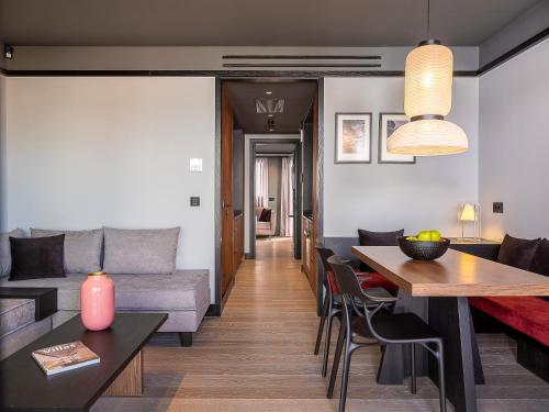 3 Pines Design Living