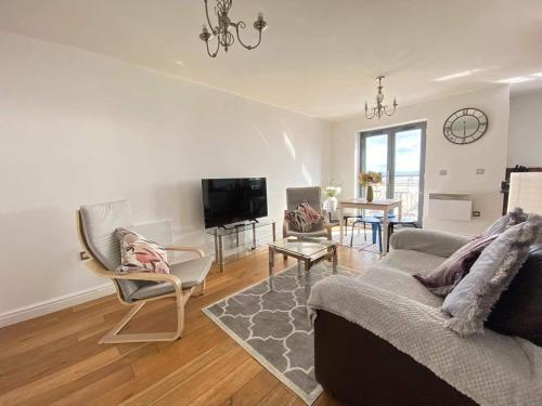 Beach Front APT with Stunning Sea View