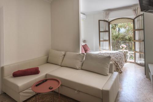 Estudio Plaza de la Laguna by Dulce