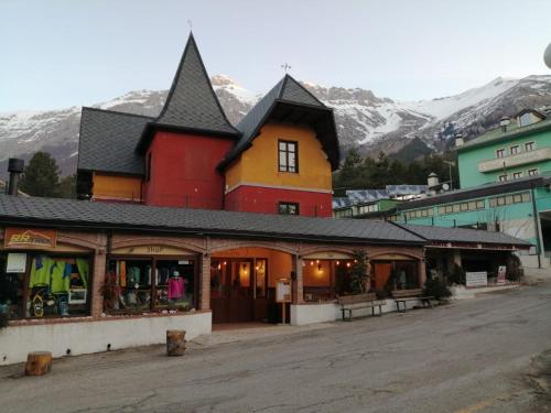 La Villetta - Food & Drink