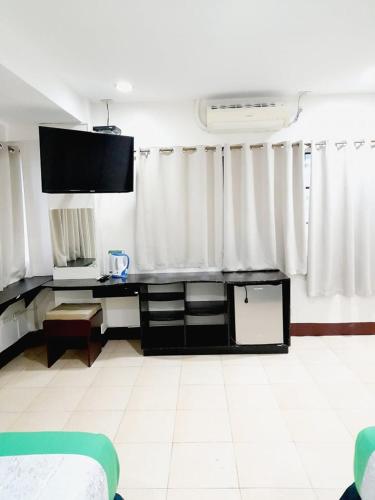 Park Avenue Residence Inn and Suites