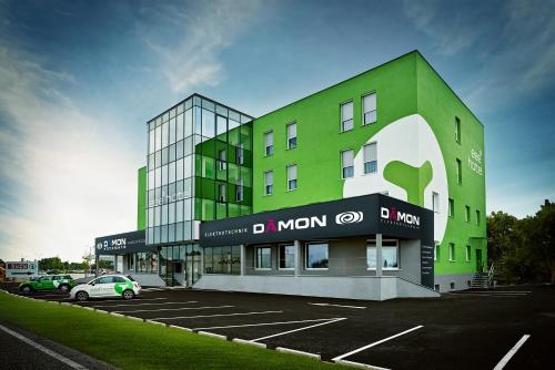 Eee Hotel