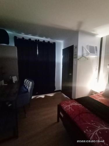 Relaxing 1-Bedroom Condo Unit (by Lee Portum)