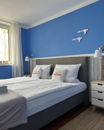 Liebevoll Hinterm Deich