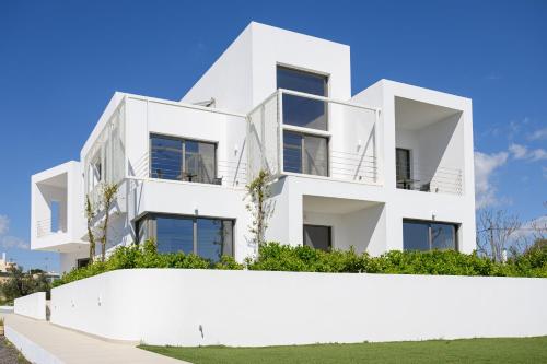 Cubes On The Beach Athens Airport