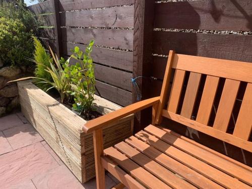 Mikes at Menai - Stylish & Spacious 3 bed house in Menai Bridge.