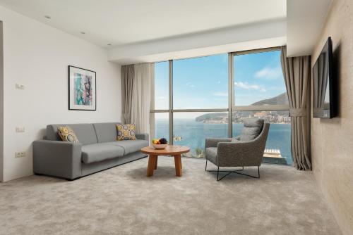 Harmonia Hotel by Dukley