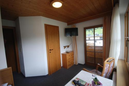 Pension Tirol
