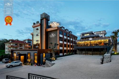 Luxon Hotel