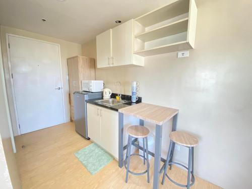 Sunvida Condo across SM City Cebu w/ WIFI and View