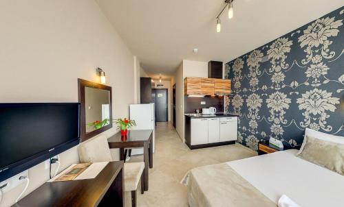 Briz Beach Aparthotel