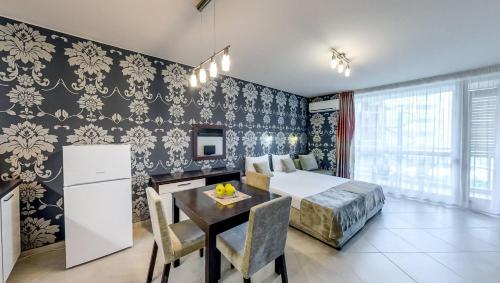 Briz Beach Aparthotel