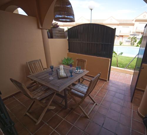 Apartamento Residencial Al Andalus 117, La Barrosa, Chiclana, Incluye parking a unos metros del mar