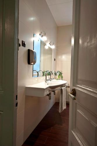 Hostal Girona