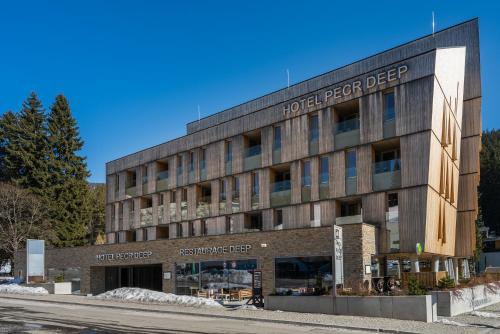 Hotel Pecr Deep