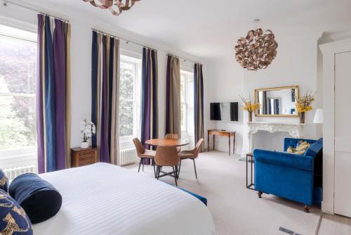 4 Berkeley Sq - YourApartment