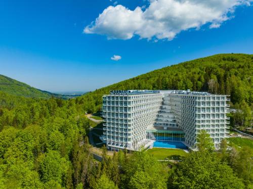 Crystal Mountain Hotel