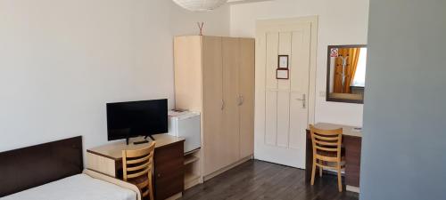 Rooms Lara