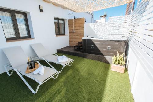 Lola De Triana Apartments