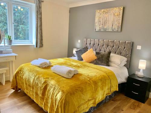Risinghurst, Oxford, an ENTIRE 2beds, 2bathrooms, free Wi-Fi, Free Parking
