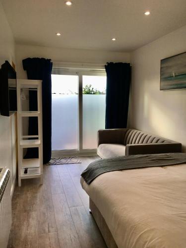 Harbour Top Studio - with parking