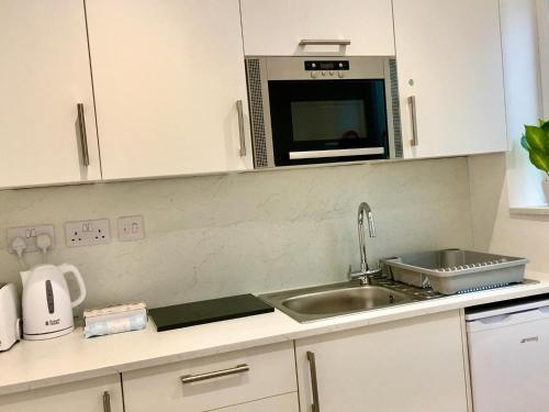 Harbour Top Studio - with parking